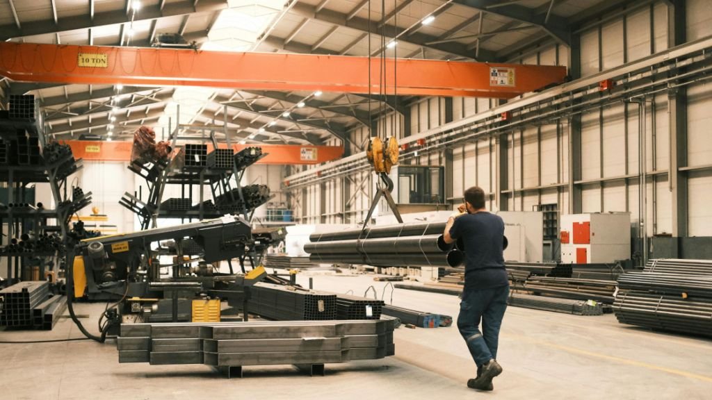 Steel Pipe Thickness & Grades: What Buyers Must Know Before Ordering